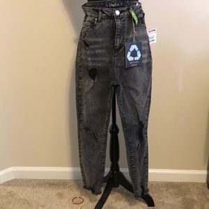 Indigo Rein NWT 13/30 black distressed acid watched jean